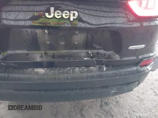 2020 Jeep Cherokee Latitude z VIN 1C4PJLCB1LD535765, wystawiony jako IAAI lot #41580618 z przebiegiem 56 040 mil mil oraz . Historia ofert i sprzedaży dostępna na DreamBid. Obrazek 6.