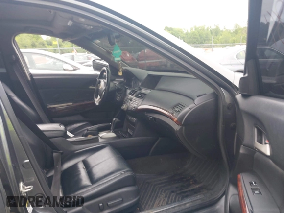 2010 Honda Crosstour EX-L z VIN 5J6TF2H55AL008306, wystawiony jako IAAI lot #42353784 z przebiegiem 209 410 mil mil oraz . Historia ofert i sprzedaży dostępna na DreamBid. Obrazek 5.