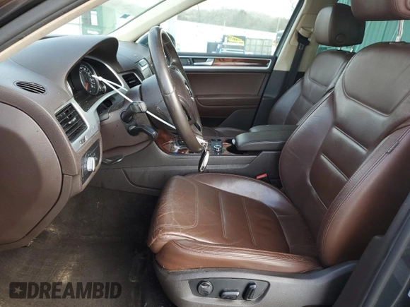 2011 Volkswagen Touareg Sport with VIN WVGFF9BPXBD005821, listed as a Copart auction lot 49391505 with 111,938 mi miles and Salvage Title. Bid and sale history available at DreamBid. Image 7.