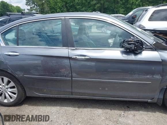 2015 Honda Accord EX-L with VIN 1HGCR2F82FA272839, listed as a IAAI auction lot 42470261 with 130,845 mi miles and . Bid and sale history available at DreamBid. Image 13.