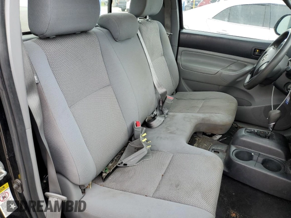 2013 Toyota Tacoma z VIN 5TFNX4CN3DX027299, wystawiony jako Copart lot #60925505 z przebiegiem 122 291 mil mil oraz Czysty tytuł • Clean title. Historia ofert i sprzedaży dostępna na DreamBid. Obrazek 10.