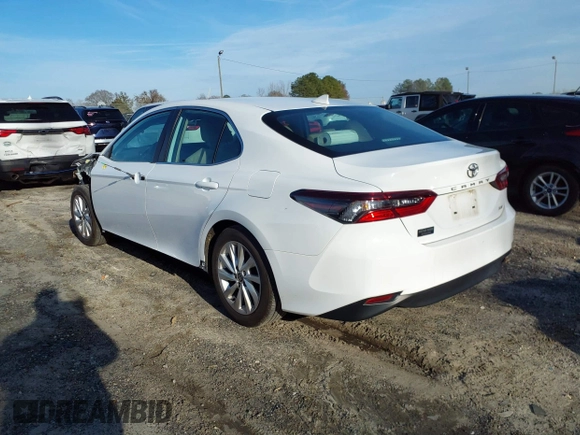 2024 Toyota Camry LE z VIN 4T1C11AK3RU879043, wystawiony jako IAAI lot #41601018 z przebiegiem 38 442 mil mil oraz . Historia ofert i sprzedaży dostępna na DreamBid. Obrazek 3.