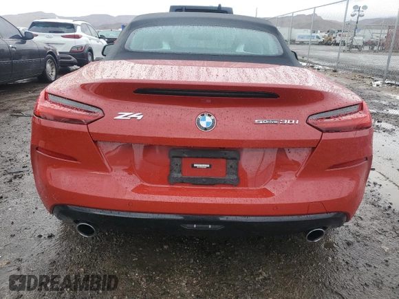 2022 BMW Z4 sDrive30i z VIN WBAHF3C00NWX48523, wystawiony jako Copart lot #40779684 z przebiegiem 17 404 mil mil oraz . Historia ofert i sprzedaży dostępna na DreamBid. Obrazek 6.