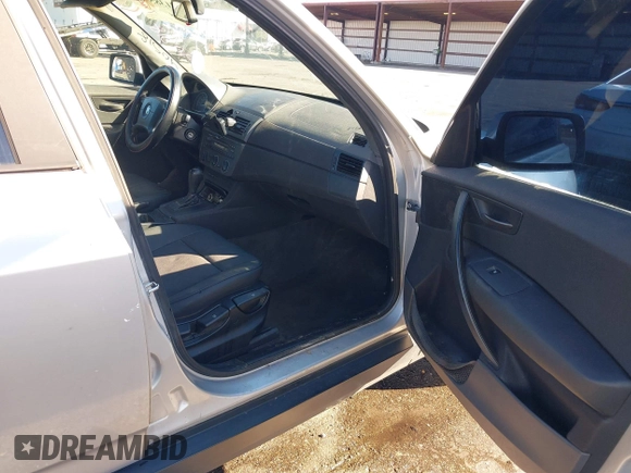 2004 BMW X3 2.5i with VIN WBXPA73444WC40518, listed as a IAAI auction lot 41385961 with 218,139 mi miles. Bid and sale history available at carsss.com. Image 5.
