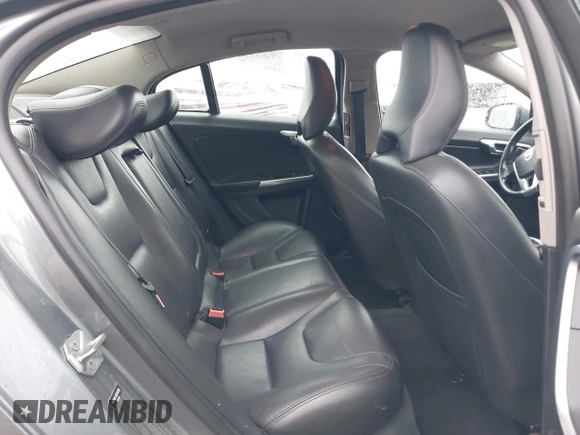 2016 Volvo S60 T5 Drive-E z VIN YV126MFJ2G2406126, wystawiony jako IAAI lot #41967696 z przebiegiem 122 884 mil mil oraz . Historia ofert i sprzedaży dostępna na DreamBid. Obrazek 8.
