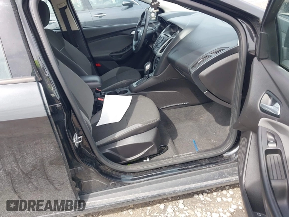 2013 Ford Focus SE with VIN 1FADP3F25DL211678, listed as a IAAI auction lot 42160699 with 193,272 mi miles. Bid and sale history available at carsss.com. Image 5.