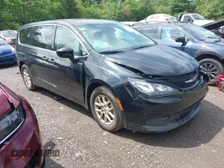 2022 Chrysler Voyager LX z VIN 2C4RC1CG9NR126478, wystawiony jako IAAI lot #42156493 z przebiegiem 48 611 mil mil oraz . Historia ofert i sprzedaży dostępna na DreamBid. Obrazek 1.