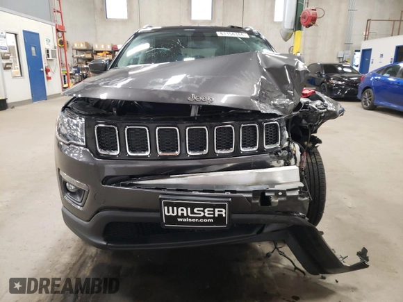 2020 Jeep Compass Latitude with VIN 3C4NJDBB7LT156620, listed as a Copart auction lot 81154344 with 55,098 mi miles and Salvage Title. Bid and sale history available at carsss.com. Image 5.