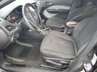 2015 Dodge Dart SXT z VIN 1C3CDFBB9FD123014, wystawiony jako Copart lot #57416235 z przebiegiem 122 322 mil mil oraz Szkoda całkowita • Salvage title. Historia ofert i sprzedaży dostępna na DreamBid. Obrazek 7.