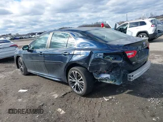 2018 Toyota Camry LE with VIN 4T1B11HK2JU598860, listed as a IAAI auction lot 41493633 with 74,480 mi miles. Bid and sale history available at carsss.com. Image 3.