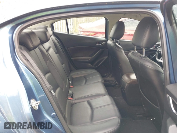 2018 Mazda 3 Touring with VIN 3MZBN1V39JM262260, listed as a IAAI auction lot 42022243 with 89,160 mi miles. Bid and sale history available at carsss.com. Image 8.