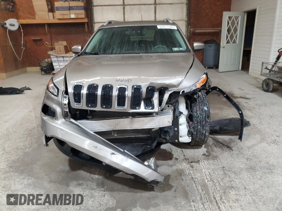 2016 Jeep Cherokee Latitude z VIN 1C4PJMCB4GW270663, wystawiony jako Copart lot #62411505 z przebiegiem 109 787 mil mil oraz Szkoda całkowita • Salvage title. Historia ofert i sprzedaży dostępna na DreamBid. Obrazek 5.