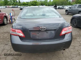 2010 Toyota Camry z VIN 4T1BF3EKXAU046704, wystawiony jako Copart lot #56653825 z przebiegiem 192 691 mil mil oraz Szkoda całkowita • Salvage title. Historia ofert i sprzedaży dostępna na DreamBid. Obrazek 6.