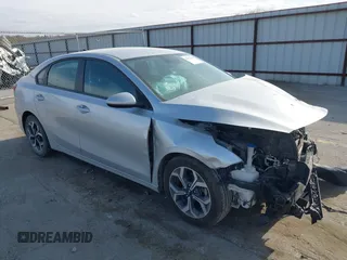 2020 Kia Forte LXS z VIN 3KPF24AD4LE190667, wystawiony jako IAAI lot #42014240 z przebiegiem 65 212 mil mil oraz . Historia ofert i sprzedaży dostępna na DreamBid. Obrazek 1.