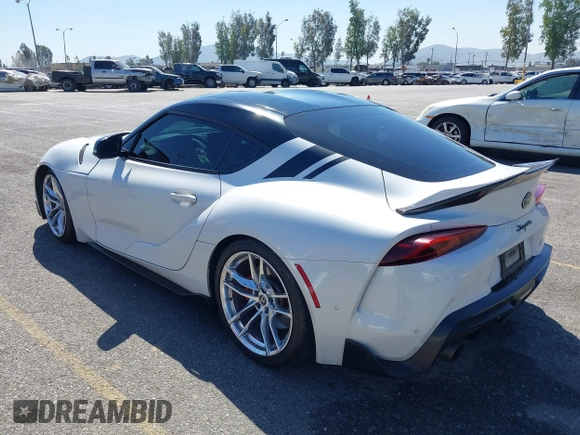 2020 Toyota GR Supra 3.0 with VIN WZ1DB4C09LW031264, listed as a IAAI auction lot 42021484 with 27,343 mi miles. Bid and sale history available at carsss.com. Image 3.