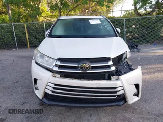 2018 Toyota Highlander SE with VIN 5TDKZRFH6JS534716, listed as a IAAI auction lot 42554743 with 154,636 mi miles and . Bid and sale history available at DreamBid. Image 13.