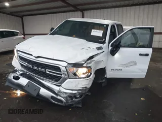 2023 Ram 1500 Big Horn z VIN 1C6RRFFG7PN698664, wystawiony jako IAAI lot #41103495 z przebiegiem 34 307 mil mil oraz . Historia ofert i sprzedaży dostępna na DreamBid. Obrazek 6.