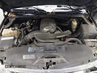 2002 Chevrolet Suburban Z71 with VIN 3GNFK16Z42G305930, listed as a IAAI auction lot 41002347 with 288,355 mi miles. Bid and sale history available at carsss.com. Image 10.