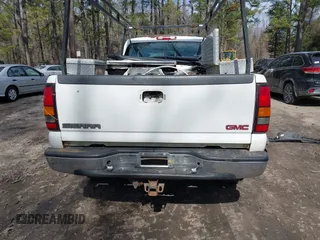 2006 GMC Sierra 2500HD Work Truck with VIN 1GTHC23U66F226795, listed as a IAAI auction lot 41663946 with Not provided miles and . Bid and sale history available at DreamBid. Image 17.