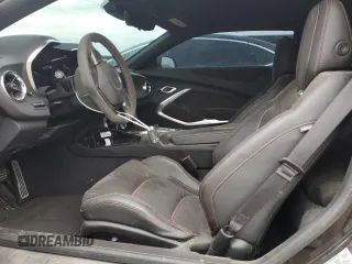 2023 Chevrolet Camaro ZL1 z VIN 1G1FK1R67P0156959, wystawiony jako Copart lot #83557944 z przebiegiem 15 203 mil mil oraz Szkody całkowita. Historia ofert i sprzedaży dostępna na DreamBid. Obrazek 7.