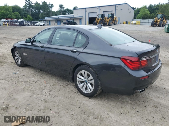 2015 BMW 7 Series 750Li xDrive with VIN WBAYF8C58FD655495, listed as a Copart auction lot 61584405 with 105,249 mi miles and Clean title. Bid and sale history available at DreamBid. Image 2.