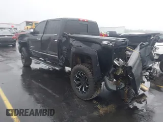 2015 GMC Sierra 2500HD available WiFi Denali with VIN 1GT120E89FF193669, listed as a IAAI auction lot 41556681 with 268,439 mi miles. Bid and sale history available at carsss.com. Image 3.