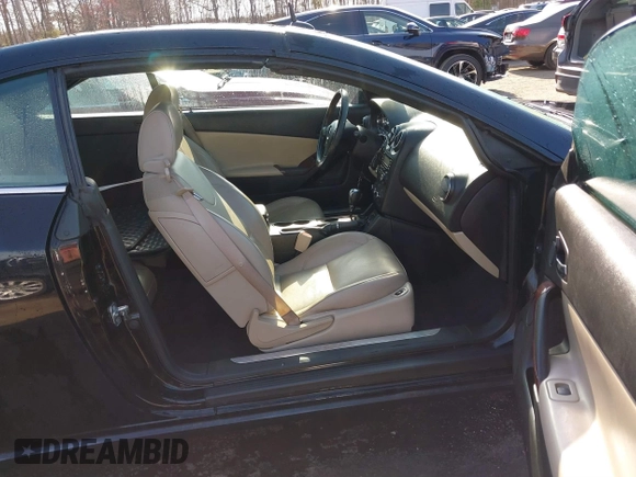 2008 Pontiac G6 GT with VIN 1G2ZH36N984114804, listed as a IAAI auction lot 41747149 with 113,652 mi miles. Bid and sale history available at carsss.com. Image 5.