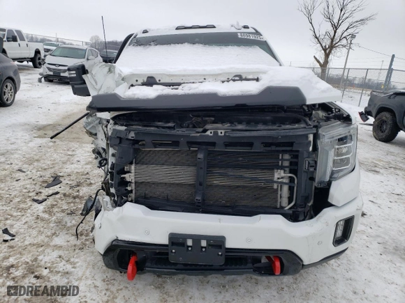 2021 GMC Sierra 2500HD AT4 with VIN 1GT49PEY4MF112141, listed as a Copart auction lot 88981925 with 95,803 mi miles and Salvage Title. Bid and sale history available at carsss.com. Image 5.