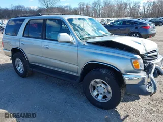 2000 Toyota 4Runner SR5 with VIN JT3HN86R5Y0283486, listed as a IAAI auction lot 41601575 with 148,262 mi miles. Bid and sale history available at carsss.com. Image 1.