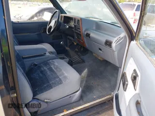 1989 Ford Bronco z VIN 1FMCU14T7KUB49671, wystawiony jako IAAI lot #42404266 z przebiegiem 22 883 mil mil oraz . Historia ofert i sprzedaży dostępna na DreamBid. Obrazek 5.
