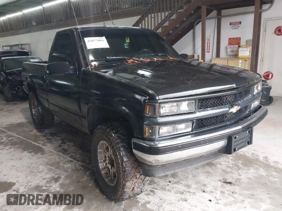 1988 Chevrolet Silverado 1500 with VIN 1GCDK14K5JZ222205, listed as a IAAI auction lot 42077891 with 315,410 mi miles and . Bid and sale history available at DreamBid. Image 1.