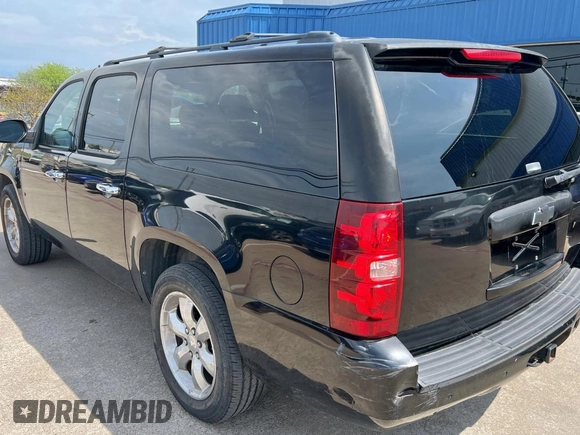2008 Chevrolet Suburban LTZ with VIN 1GNFC16018R193868, listed as a Copart auction lot 50950405 with 193,219 mi miles and Clean title. Bid and sale history available at DreamBid. Image 3.