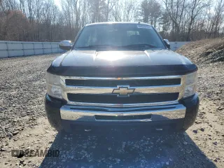2010 Chevrolet Silverado 1500 LS with VIN 1GCSKREA4AZ163482, listed as a Copart auction lot 84028464 with 108,989 mi miles and Clean Title. Bid and sale history available at DreamBid. Image 5.