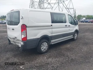 2019 Ford Transit z VIN 1FTYR1YM7KKB20309, wystawiony jako IAAI lot #42604821 z przebiegiem 42 413 mil mil oraz . Historia ofert i sprzedaży dostępna na DreamBid. Obrazek 4.
