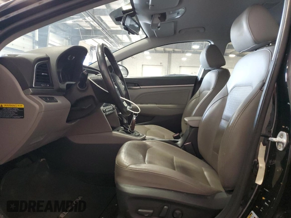 2017 Hyundai Elantra SE z VIN 5NPD84LF5HH002214, wystawiony jako Copart lot #56302285 z przebiegiem 135 856 mil mil oraz Szkoda całkowita • Salvage title. Historia ofert i sprzedaży dostępna na DreamBid. Obrazek 7.