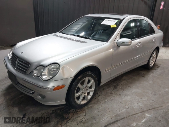 2007 Mercedes-Benz C 280 Luxury z VIN WDBRF92H07F912730, wystawiony jako IAAI lot #42359196 z przebiegiem 138 429 mil mil oraz . Historia ofert i sprzedaży dostępna na DreamBid. Obrazek 18.