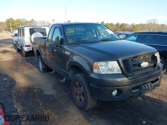 2006 Ford F-150 XL with VIN 1FTRF14W86NA10992, listed as a IAAI auction lot 41901692 with 167,300 mi miles. Bid and sale history available at carsss.com. Image 1.