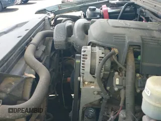 2007 GMC Sierra 1500 Work Truck с VIN 1GTEC14C67Z555452, выставлен на аукционе IAAI как лот 42001378 с пробегом 83 837 миль миль и . История ставок и продаж доступна на DreamBid. Изображение 12.
