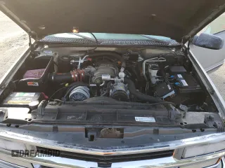 1999 Chevrolet Suburban with VIN 1GNGK26J9XJ518169, listed as a Copart auction lot 89381325 with 53,435 mi miles and Salvage Title. Bid and sale history available at carsss.com. Image 13.