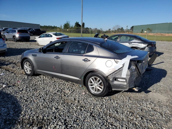 2012 Kia Optima LX z VIN 5XXGM4A7XCG077323, wystawiony jako Copart lot #50527465 z przebiegiem 194 243 mil mil oraz Szkoda całkowita • Salvage title. Historia ofert i sprzedaży dostępna na DreamBid. Obrazek 2.