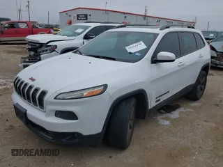 2016 Jeep Cherokee Latitude with VIN 1C4PJLCB0GW350567, listed as a IAAI auction lot 41624430 with 100,371 mi miles. Bid and sale history available at carsss.com. Image 17.