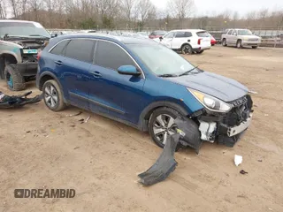 2017 Kia Niro LX with VIN KNDCB3LC4H5070968, listed as a IAAI auction lot 41452474 with 157,475 mi miles. Bid and sale history available at carsss.com. Image 1.