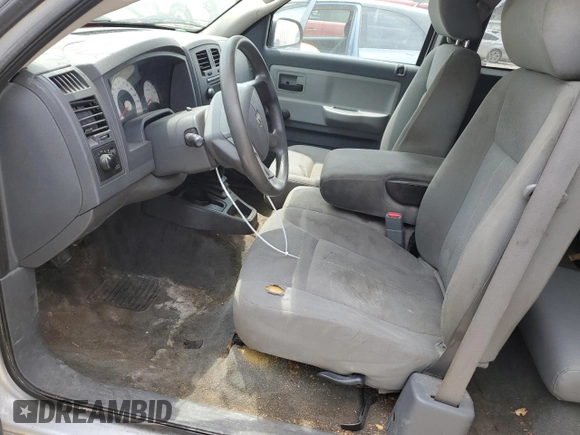 2006 Dodge Dakota ST z VIN 1D7HE22K56S580539, wystawiony jako Copart lot #60862435 z przebiegiem 159 804 mil mil oraz Czysty tytuł • Clean title. Historia ofert i sprzedaży dostępna na DreamBid. Obrazek 7.