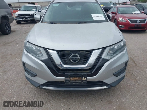 2020 Nissan Rogue S z VIN 5N1AT2MV1LC808854, wystawiony jako IAAI lot #41911120 z przebiegiem 162 642 mil mil oraz . Historia ofert i sprzedaży dostępna na DreamBid. Obrazek 12.
