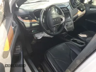 2019 Lincoln MKC Reserve с VIN 5LMCJ3D99KUL17302, выставлен на аукционе Copart как лот 47945215 с пробегом 78 967 миль миль и Списание • Salvage title. История ставок и продаж доступна на DreamBid. Изображение 8.