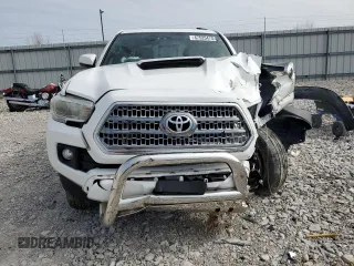 2017 Toyota Tacoma SR5 with VIN 5TFDZ5BN5HX013648, listed as a Copart auction lot 47525475 with 59,141 mi miles and Salvage Title. Bid and sale history available at DreamBid. Image 5.
