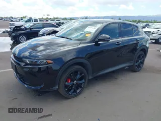 2024 Dodge Hornet GT z VIN ZACNDFAN8R3A14928, wystawiony jako IAAI lot #42387134 z przebiegiem 27 254 mil mil oraz . Historia ofert i sprzedaży dostępna na DreamBid. Obrazek 2.