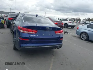 2020 Kia Optima LX z VIN 5XXGT4L33LG409003, wystawiony jako IAAI lot #42055031 z przebiegiem 68 849 mil mil oraz . Historia ofert i sprzedaży dostępna na DreamBid. Obrazek 16.
