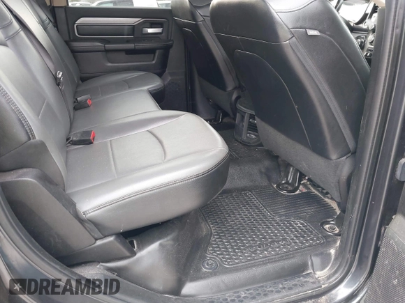 2019 Ram 2500 Tradesman with VIN 3C6UR4HJ3KG712732, listed as a IAAI auction lot 41501124 with 218,362 mi miles. Bid and sale history available at carsss.com. Image 8.