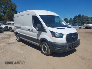 2022 Ford Transit Cargo z VIN 1FTBR1C84NKA76483, wystawiony jako IAAI lot #40365786 z przebiegiem 28 854 mil mil oraz . Historia ofert i sprzedaży dostępna na DreamBid. Obrazek 1.